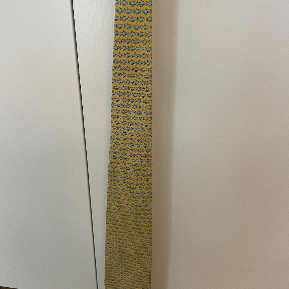 Vineyard Vines fish tie
